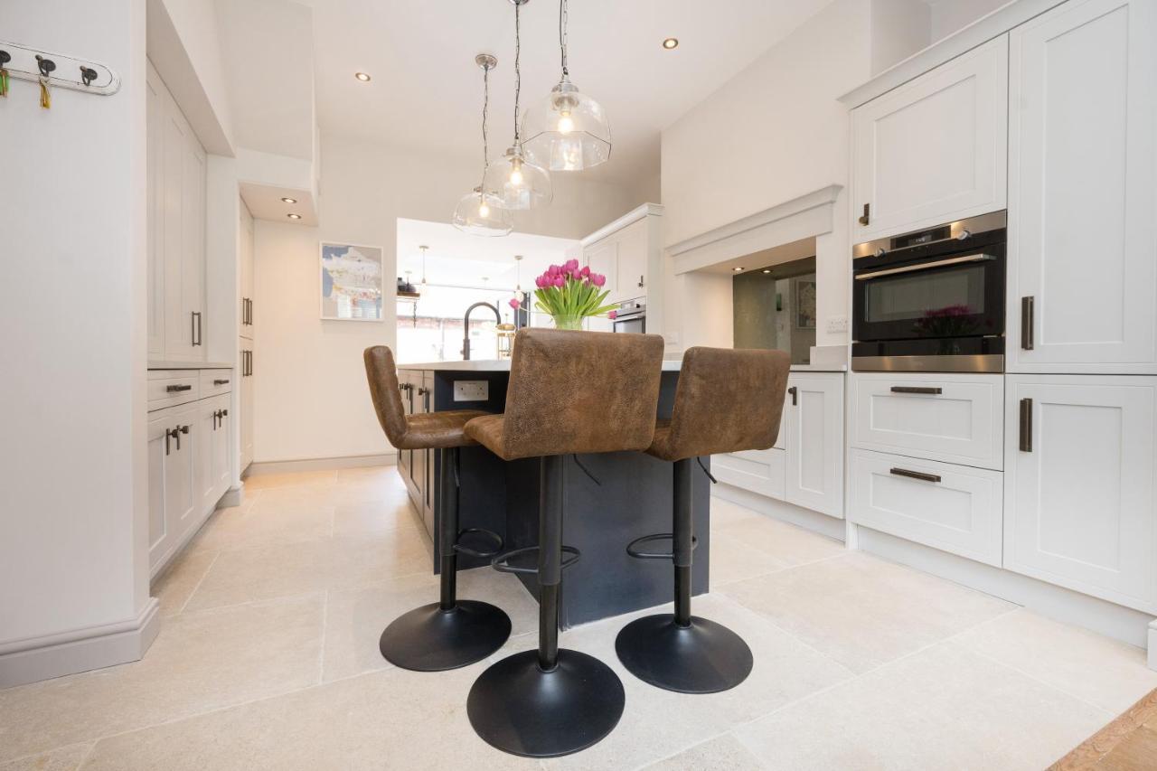 Townhouse By Harrogate Serviced Apartments Exterior photo